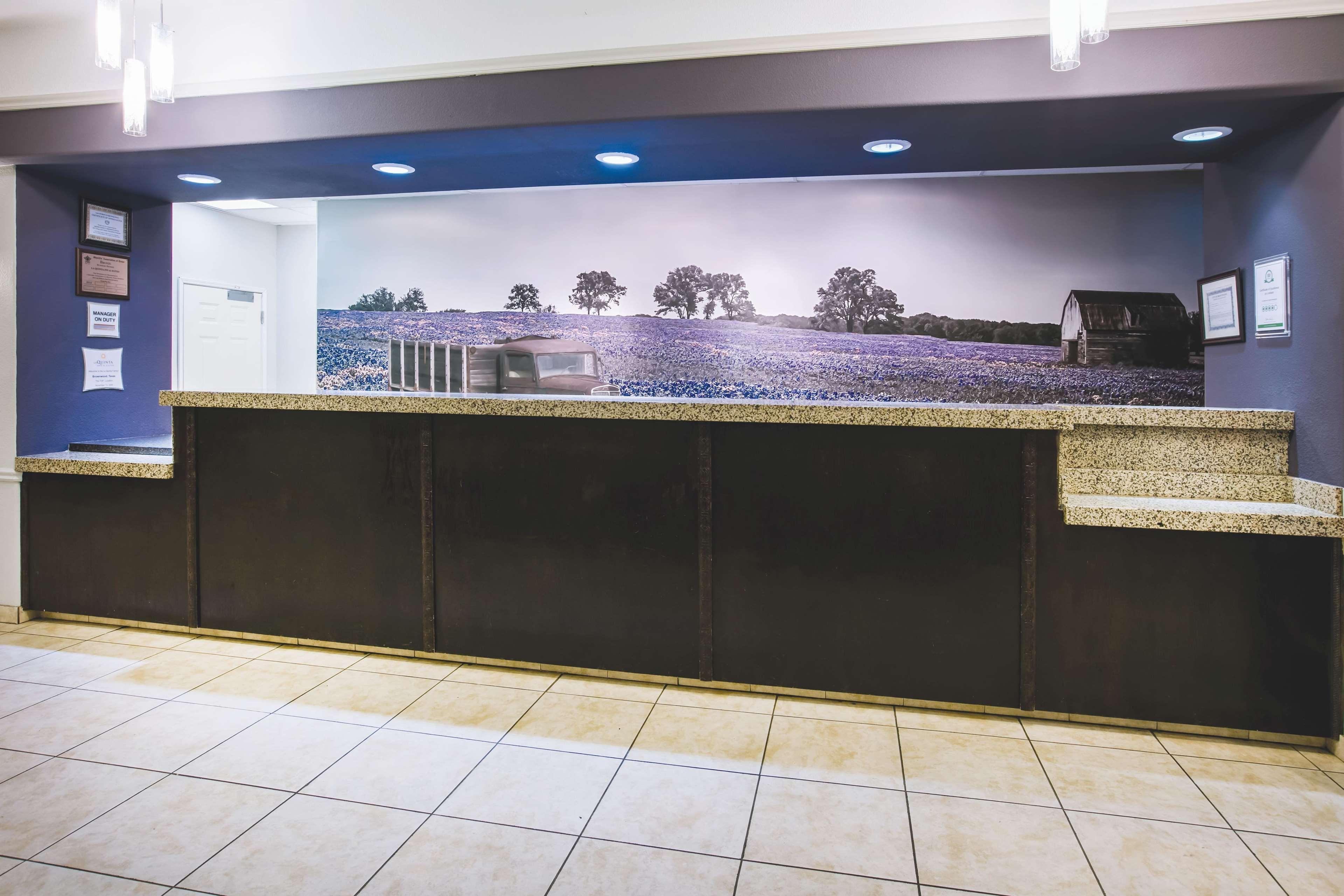 La Quinta By Wyndham Brownwood Hotel Exterior photo