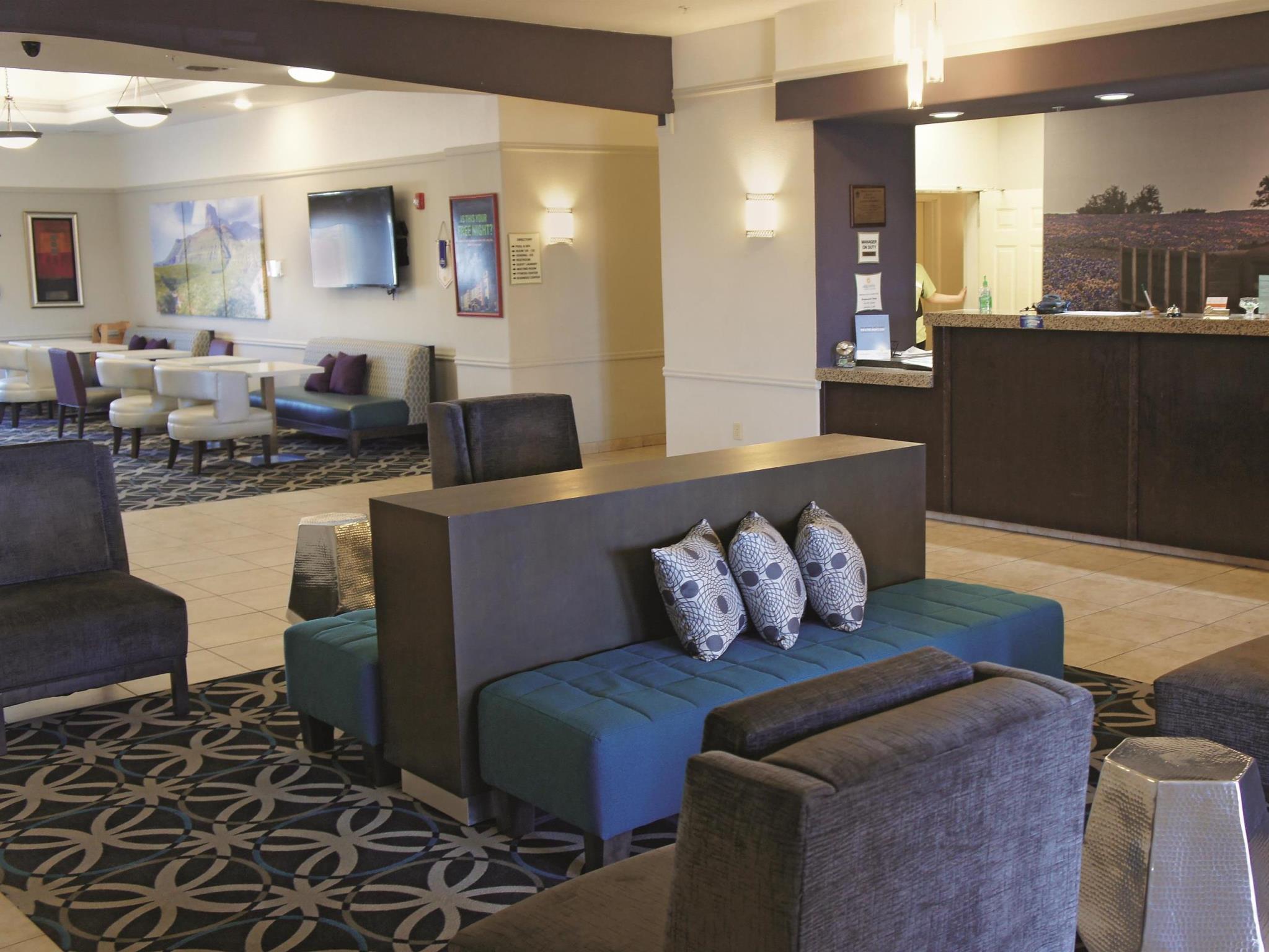 La Quinta By Wyndham Brownwood Hotel Exterior photo