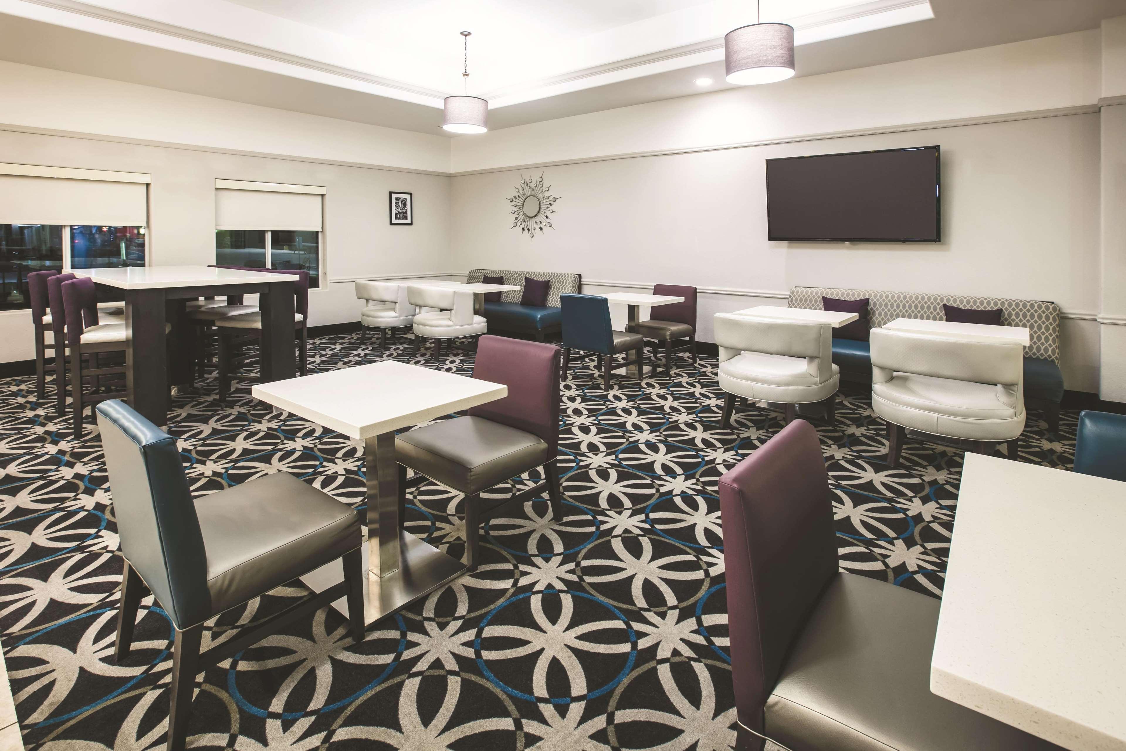 La Quinta By Wyndham Brownwood Hotel Exterior photo