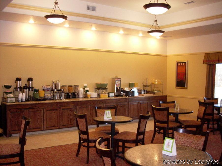 La Quinta By Wyndham Brownwood Hotel Restaurant photo