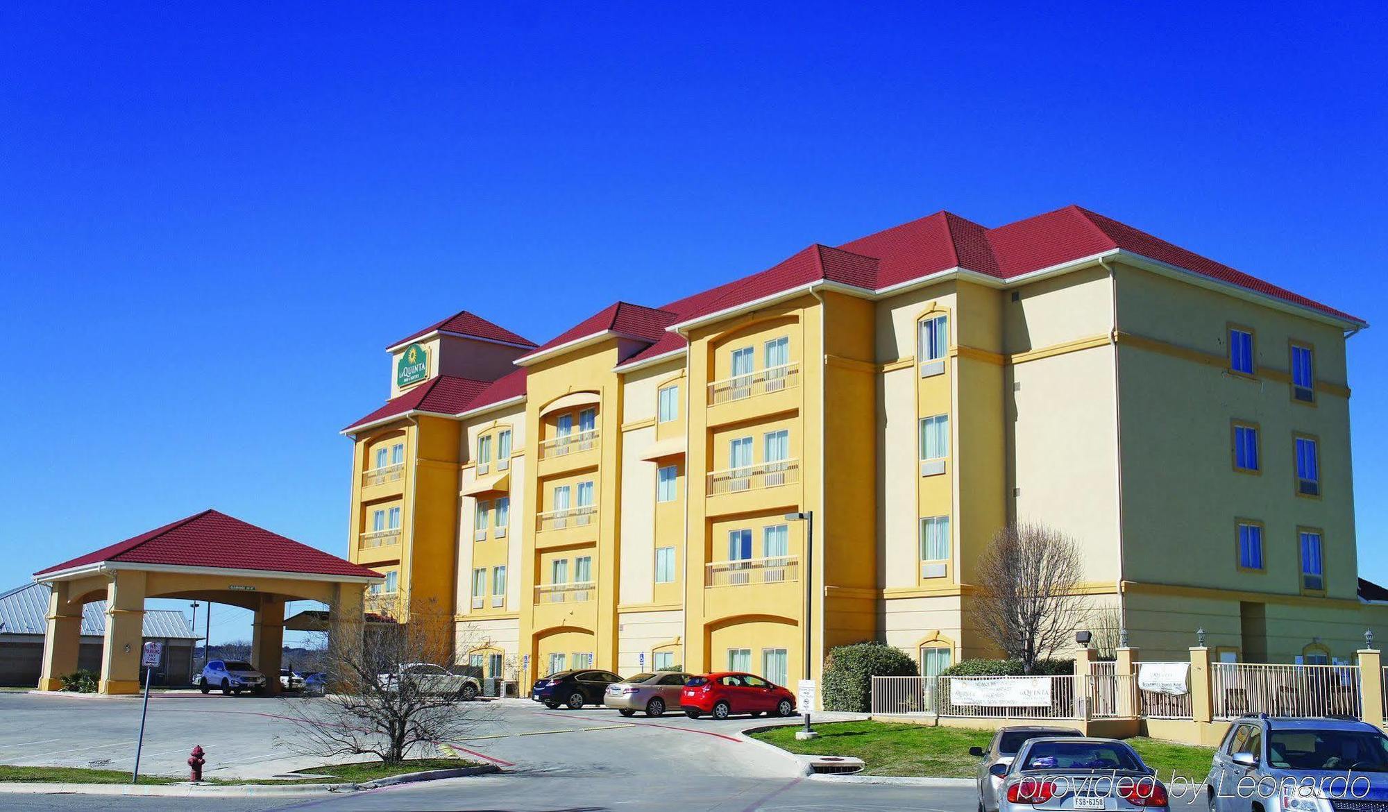La Quinta By Wyndham Brownwood Hotel Exterior photo