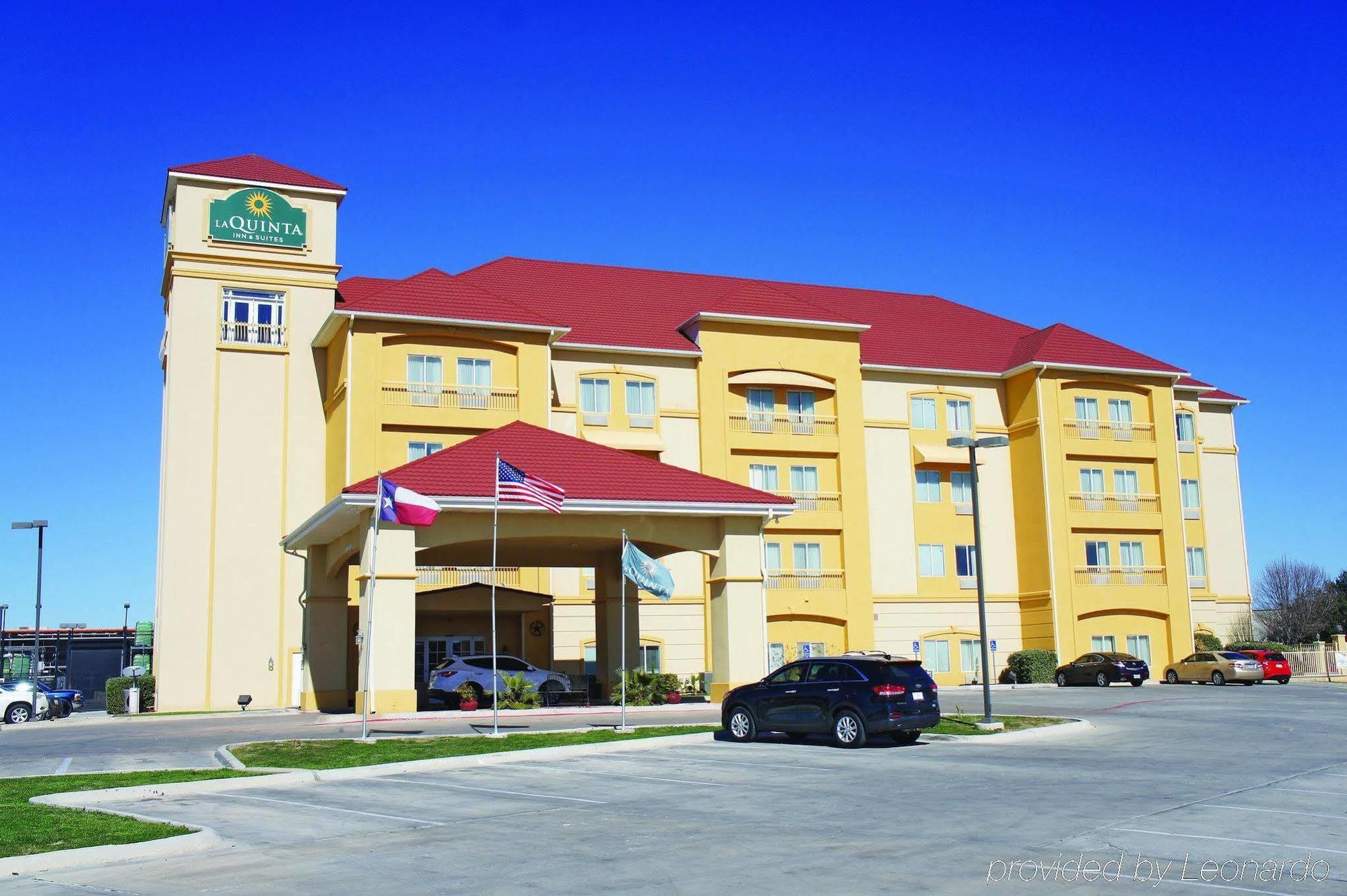 La Quinta By Wyndham Brownwood Hotel Exterior photo