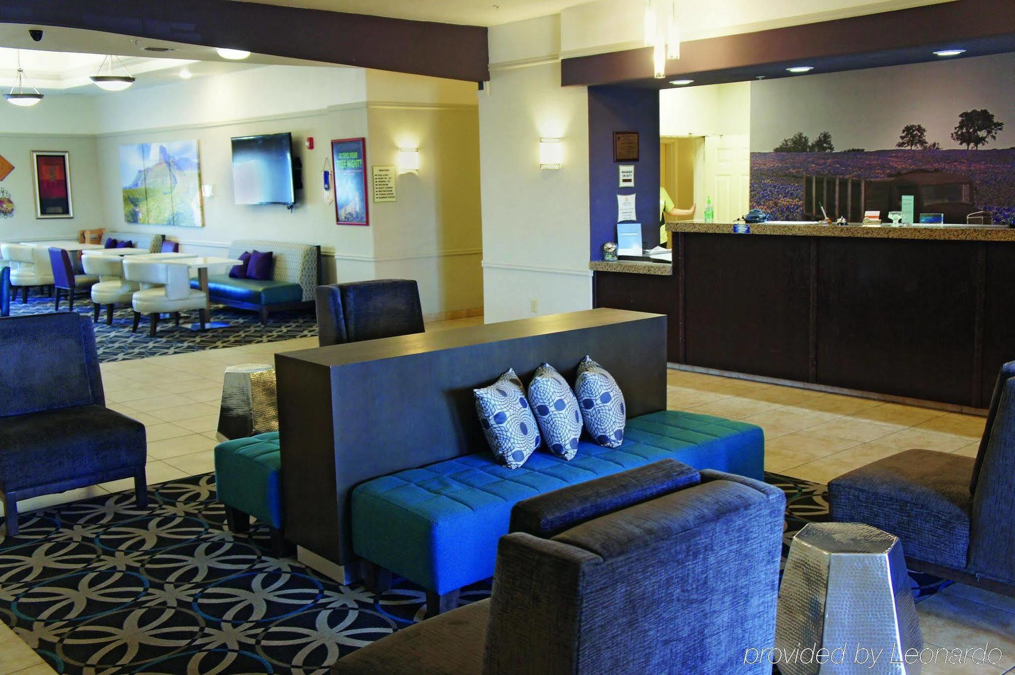 La Quinta By Wyndham Brownwood Hotel Exterior photo